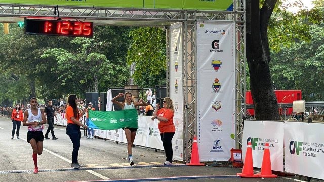 Joselyn Brea arrasó en los 21K en Maratón CAF 2024